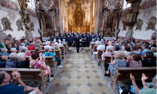 Der Landsberger Gospelchor "the sweet60s" feierte sein 15-jähriges Jubiläum mit einem Jubiläumskonzert in der Klosterkirche in Landsberg/Lech