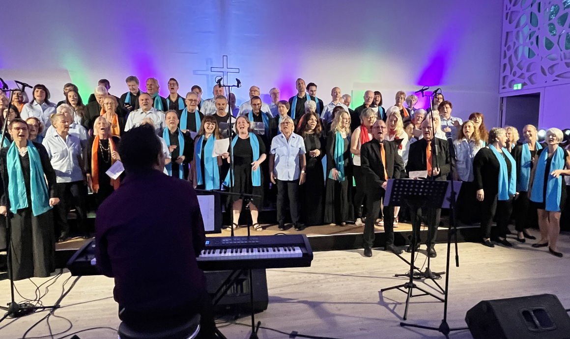 Gospelfestival Neugablonz Der Landsberger Gospelchor the sweet60s beim Gospelfestival 2026 in der Christuskirche in Kaufbeuren / Neu-Gablonz
