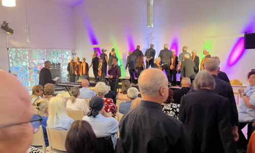 Der Landsberger Gospelchor the sweet60s beim 5. Gospelfestival in der Christuskirche in Kaufbeuren / Neugablonz