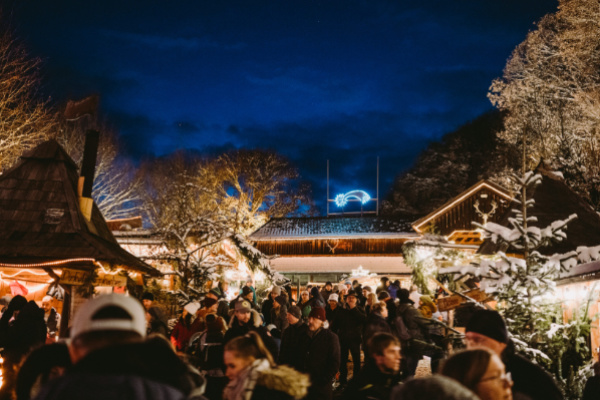 The Sweet60s geben auf der Bergweihnacht 2024 in Türkenfeld ein Gospelkonzert