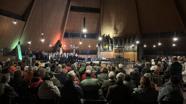 ... in der vollbesetzten Windacher Kirche Maria am Wege ... in der vollbesetzten Windacher Kirche Maria am Wege